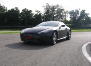  第戎阿斯顿·马丁驾驶课程 